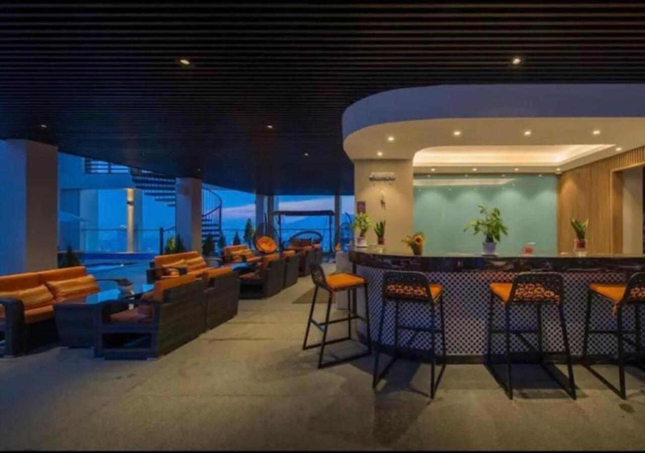 Sunrise Luxury Apartment With Ocean View Da Nang Buitenkant foto