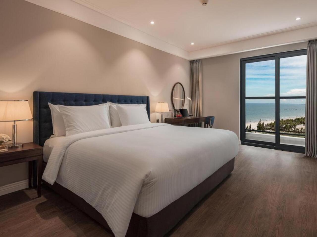 Sunrise Luxury Apartment With Ocean View Da Nang Buitenkant foto