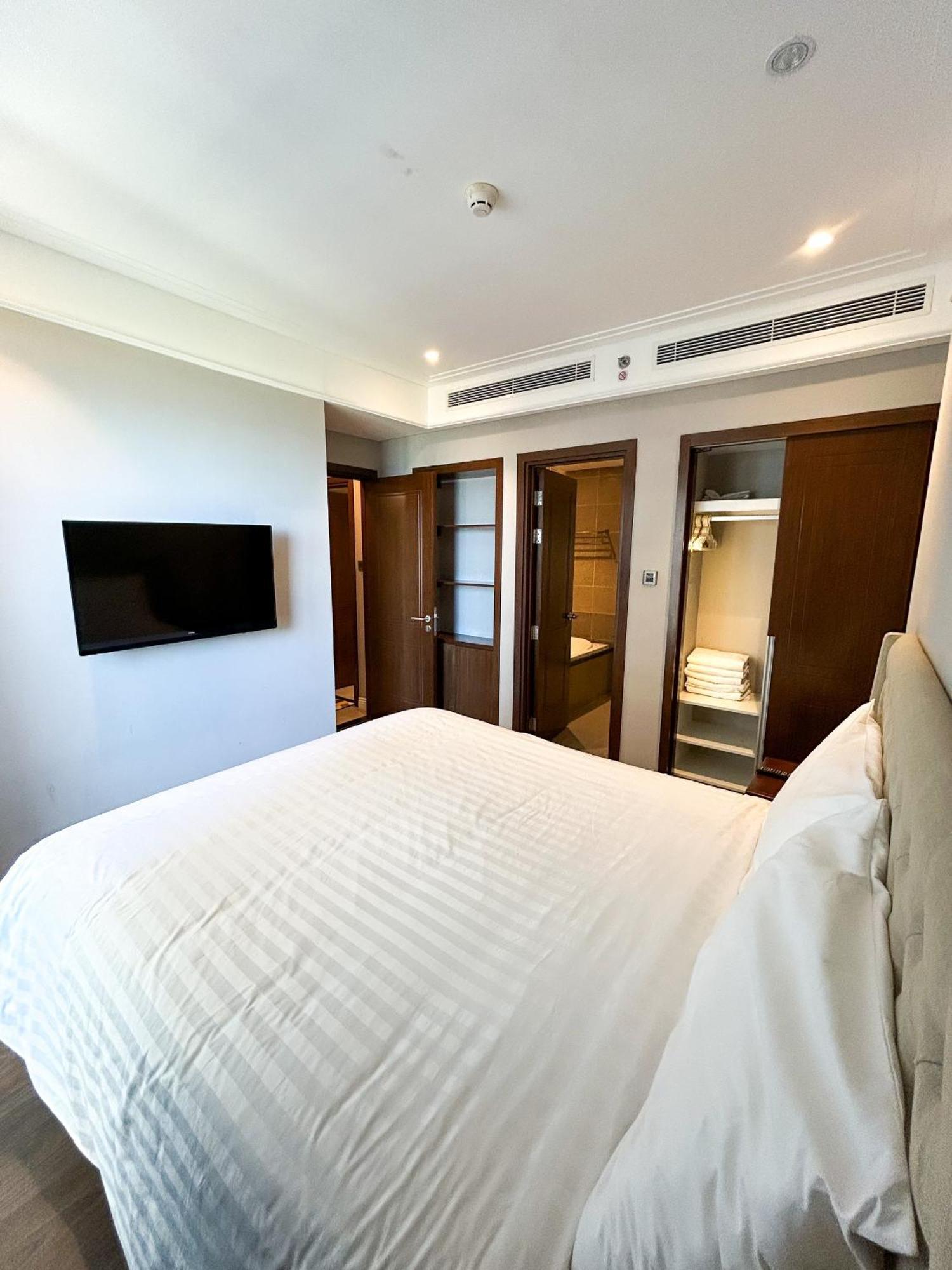 Sunrise Luxury Apartment With Ocean View Da Nang Buitenkant foto